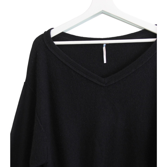 Free People Sweater 100% Cashmere Black V-Neck Crop Relaxed Pullover Size Small - Picture 4 of 5